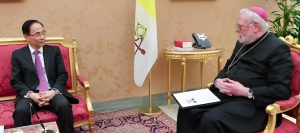 Lần đầu tiên Bộ trưởng Ngoại giao Tòa Thánh viếng thăm Việt Nam