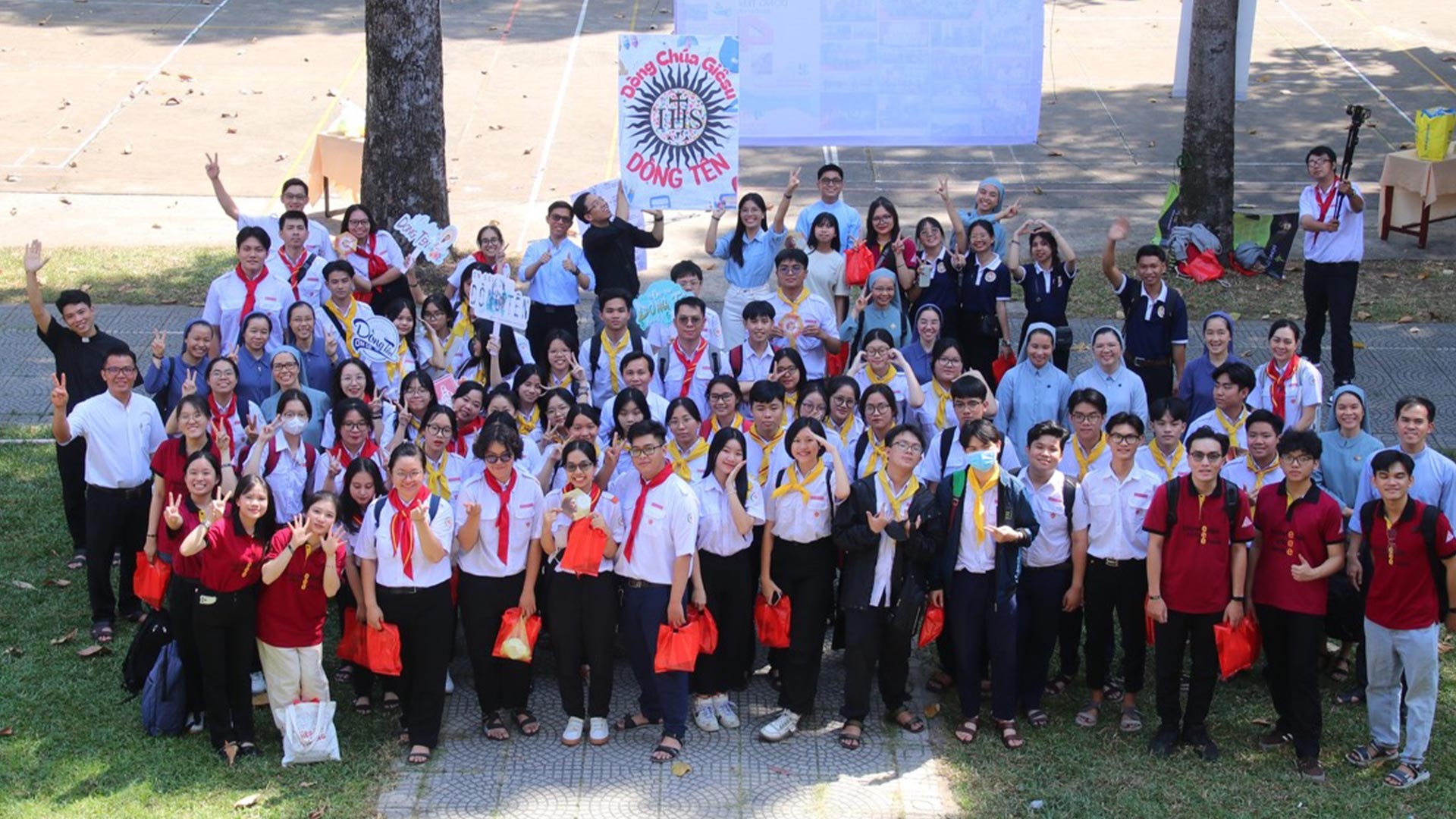 ĐỒNG HÀNH VỚI NGƯỜI TRẺ